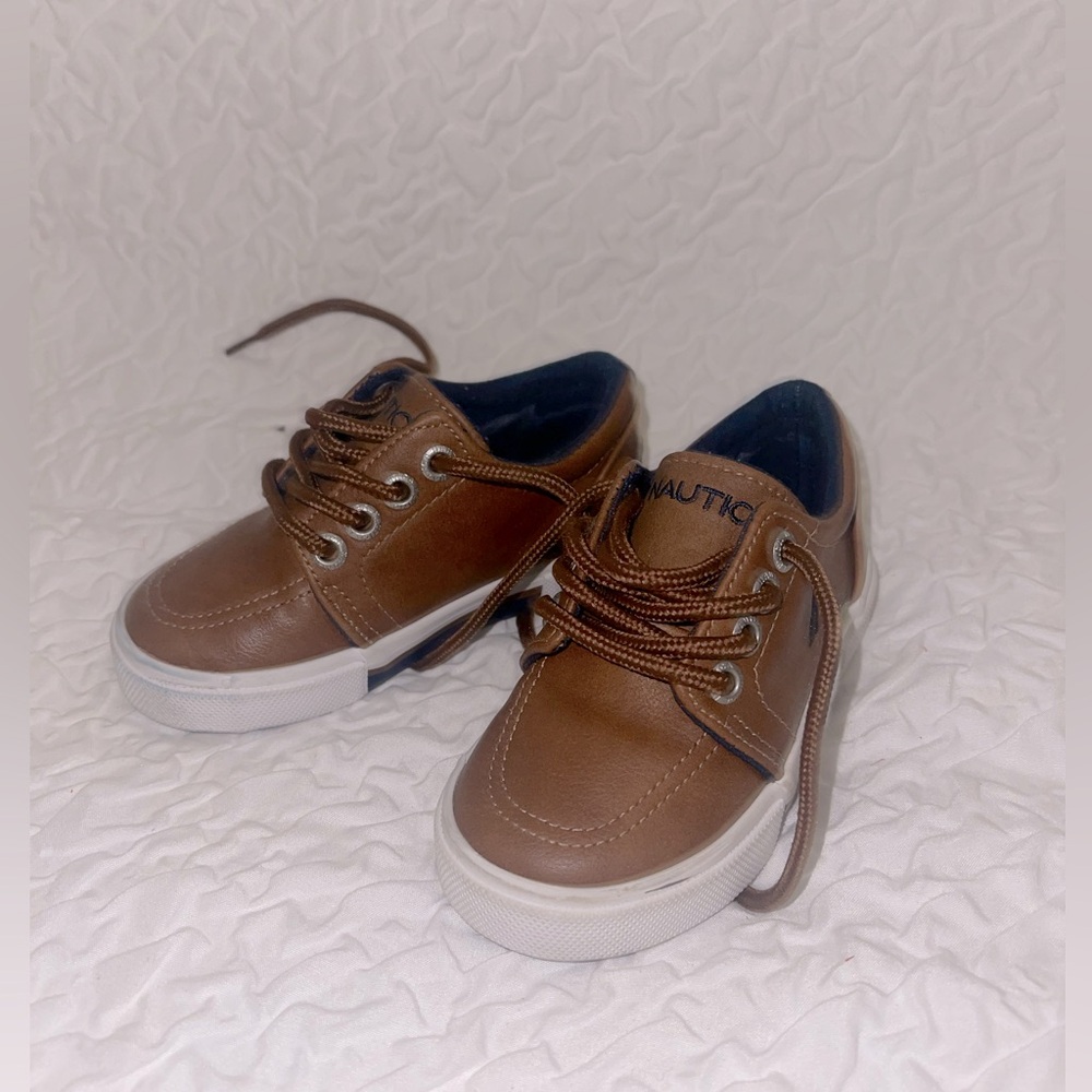 Size 6 baby shoes Nautica